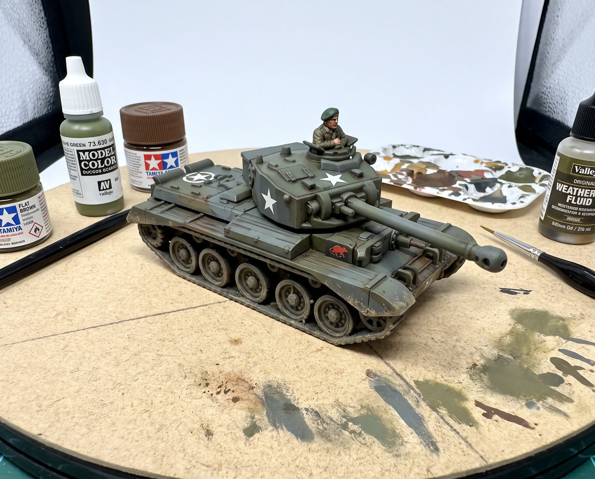 Comet British Tank with Commander