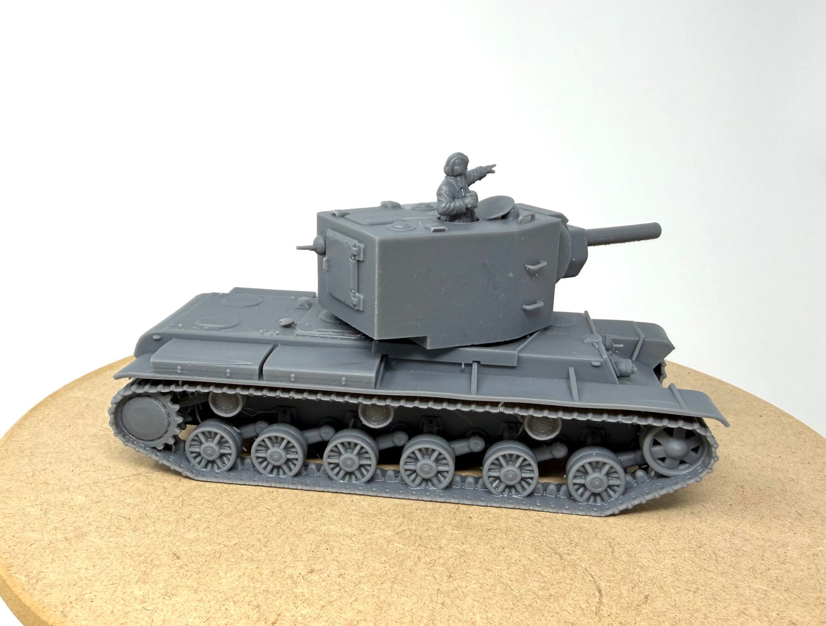 KV2 Russian Heavy Tank with Commander